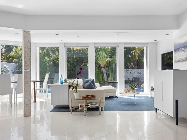 130 SW 24th Rd, Miami FL 33129