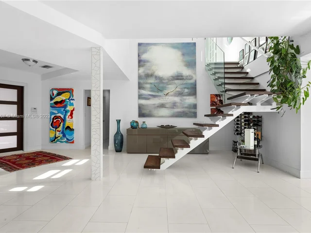 130 SW 24th Rd, Miami FL 33129