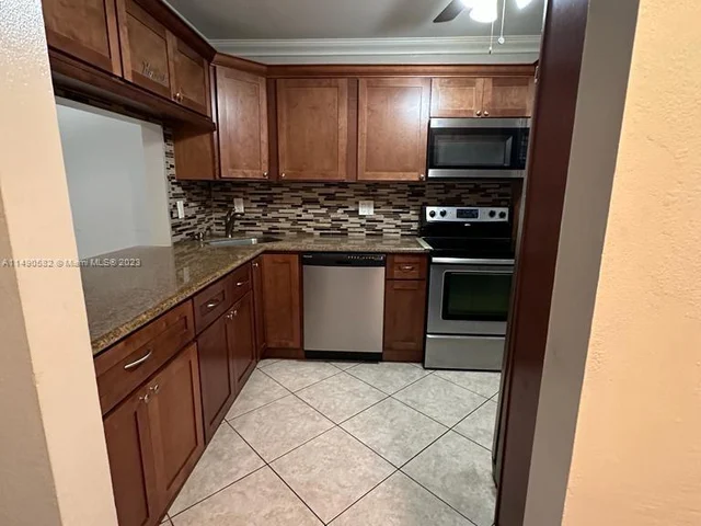 8311 Sands Point Blvd # R102, Tamarac FL 33321