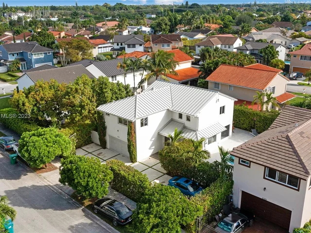 6763 SW 106 pl, Miami FL 33173