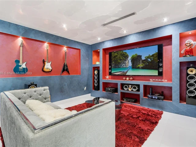 6763 SW 106 pl, Miami FL 33173