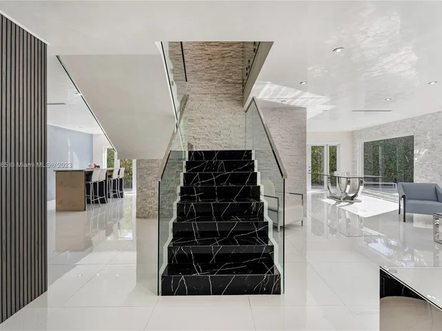 6763 SW 106 pl, Miami FL 33173