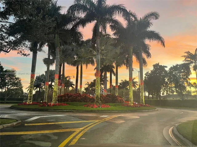 961 NE 36th Ave, Homestead FL 33033