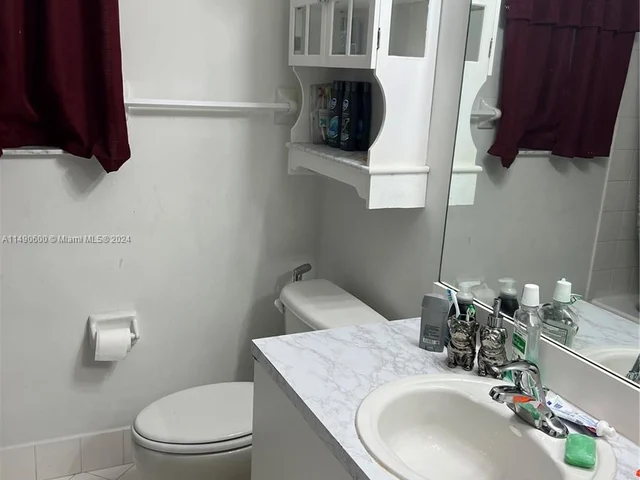 961 NE 36th Ave, Homestead FL 33033