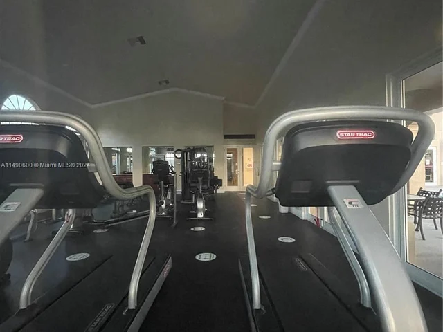 961 NE 36th Ave, Homestead FL 33033