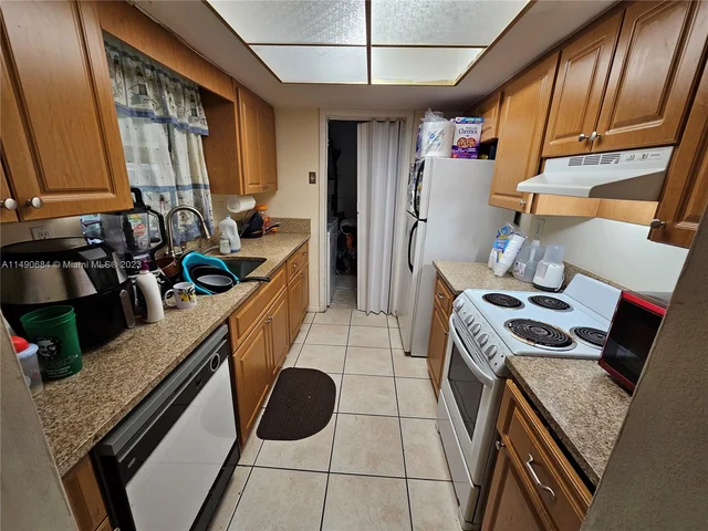 395 SW 64th Ter, Margate FL 33068