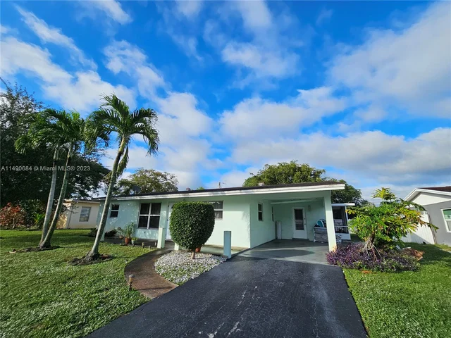 395 SW 64th Ter, Margate FL 33068