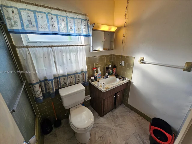 395 SW 64th Ter, Margate FL 33068