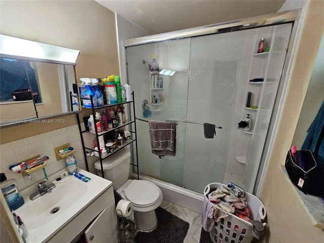 395 SW 64th Ter, Margate FL 33068