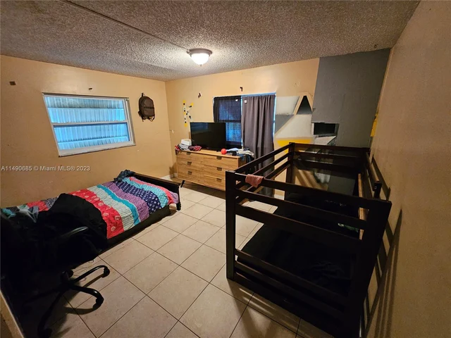 7999 NW 3rd Pl, Margate FL 33063