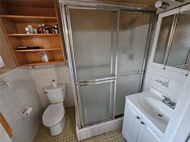 7999 NW 3rd Pl, Margate FL 33063