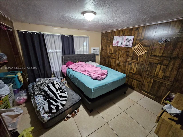 7999 NW 3rd Pl, Margate FL 33063