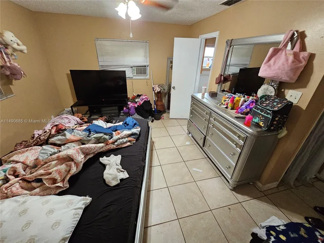 7999 NW 3rd Pl, Margate FL 33063