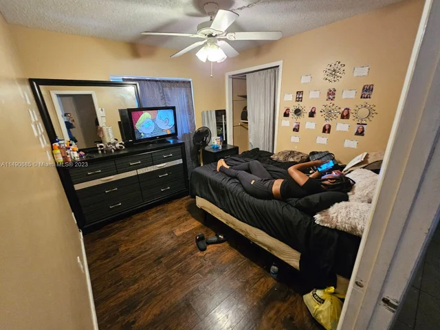 7999 NW 3rd Pl, Margate FL 33063