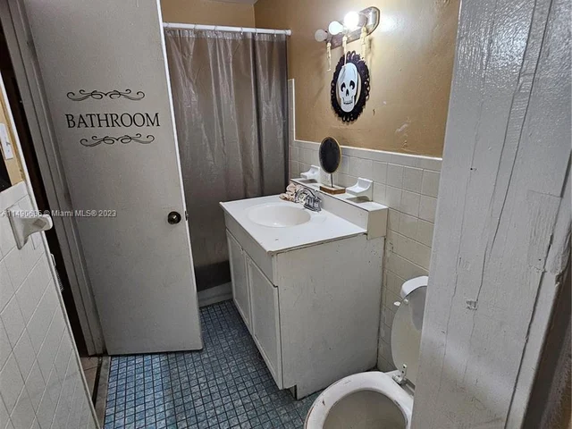 7999 NW 3rd Pl, Margate FL 33063