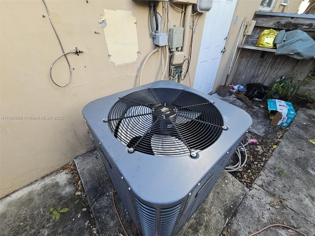 7999 NW 3rd Pl, Margate FL 33063