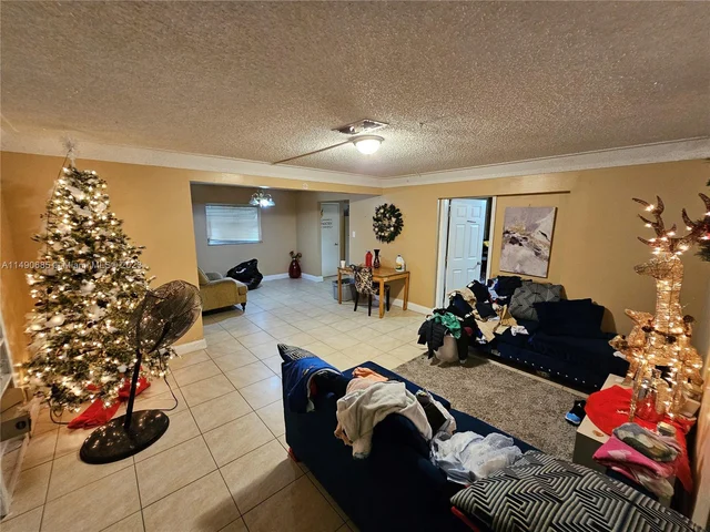 7999 NW 3rd Pl, Margate FL 33063