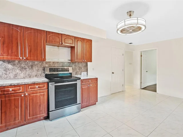 256 NW 82nd Ter, Miami FL 33150