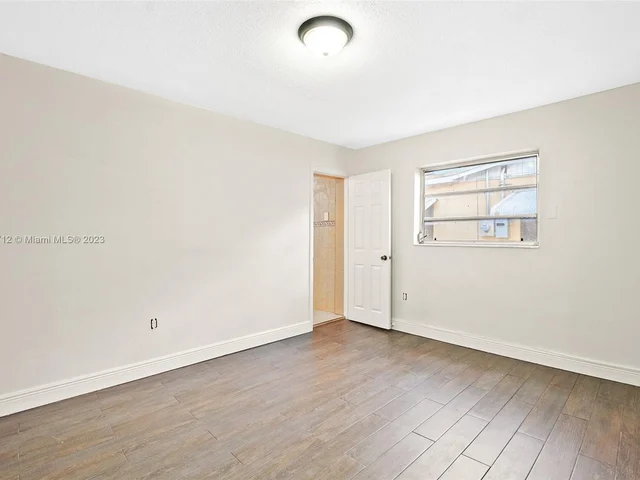 256 NW 82nd Ter, Miami FL 33150