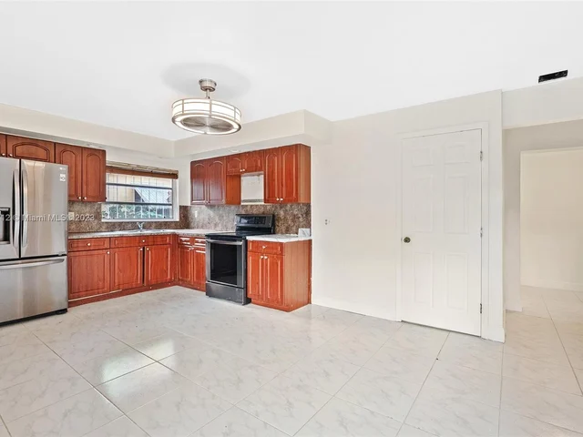 256 NW 82nd Ter, Miami FL 33150