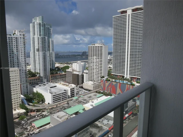 151 SE 1 St # 2804, Miami FL 33131