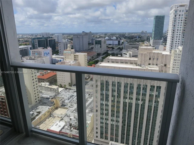 151 SE 1 St # 2804, Miami FL 33131