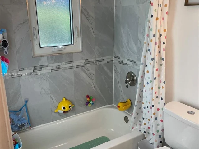 9091 Chrysanthemum Dr, Boynton Beach FL 33472