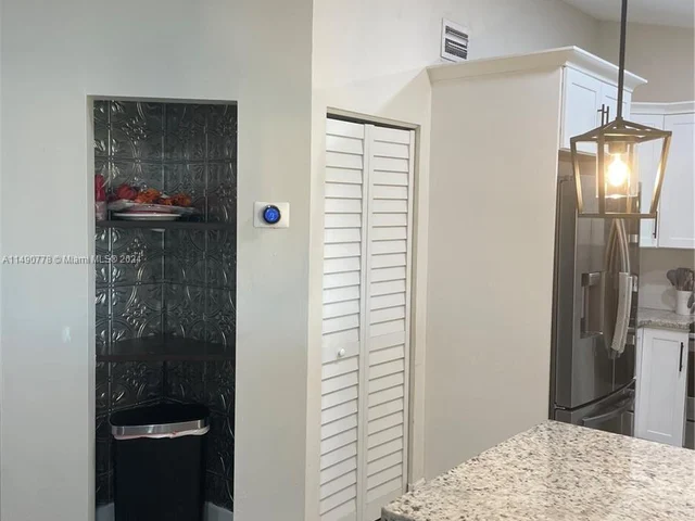 9091 Chrysanthemum Dr, Boynton Beach FL 33472