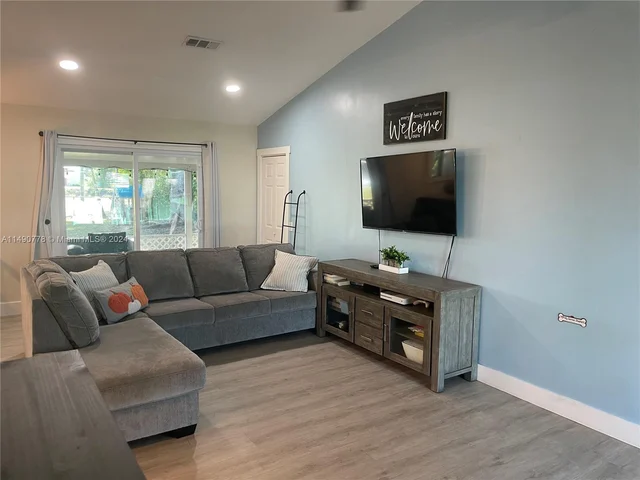 9091 Chrysanthemum Dr, Boynton Beach FL 33472