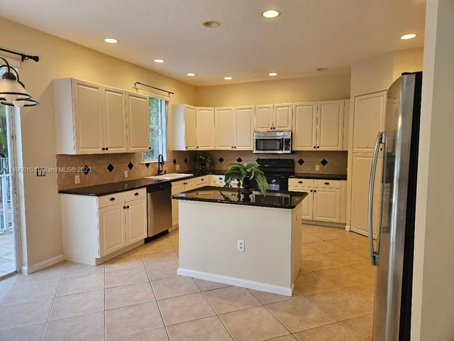 7535 Greenville Cir, Lake Worth FL 33467