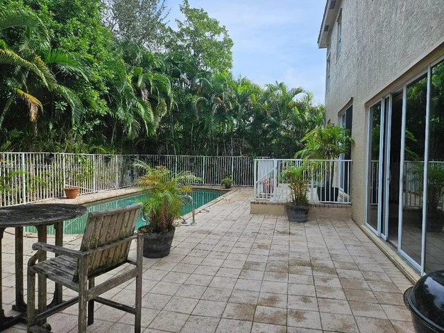 7535 Greenville Cir, Lake Worth FL 33467