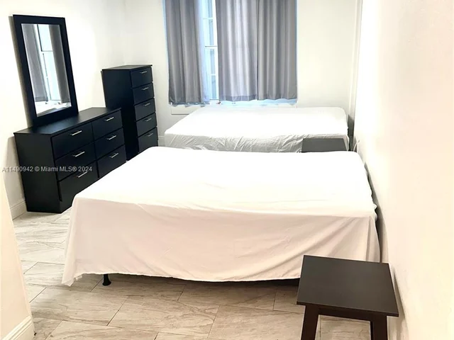 19 NE 3rd St, Dania Beach FL 33004