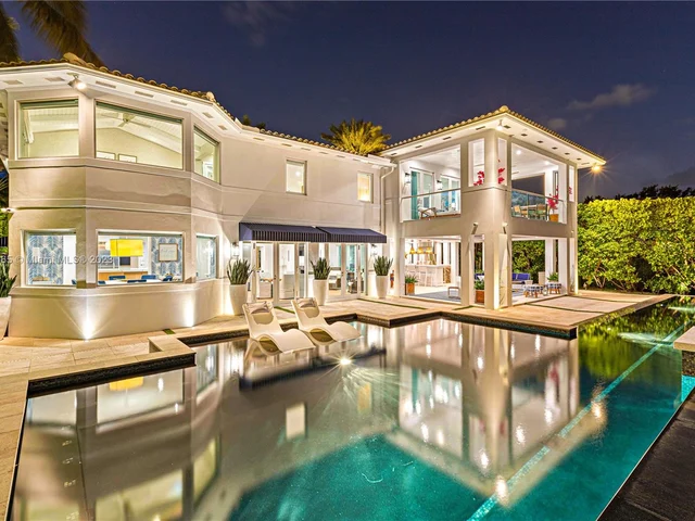 300 W Rivo Alto Dr, Miami Beach FL 33139