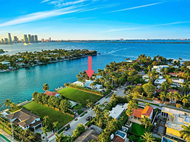 300 W Rivo Alto Dr, Miami Beach FL 33139