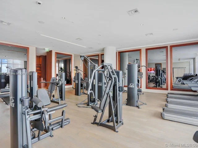 3250 NE 188th St # 608, Aventura FL 33180