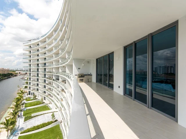 3250 NE 188th St # 608, Aventura FL 33180