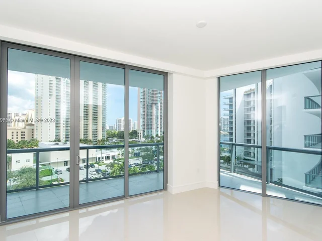 3250 NE 188th St # 608, Aventura FL 33180