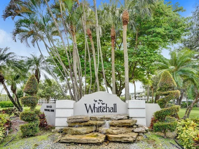 1516 Whitehall Dr # 104, Davie FL 33324