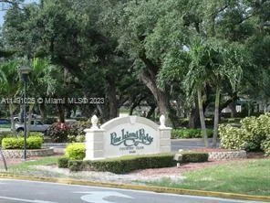 1516 Whitehall Dr # 104, Davie FL 33324