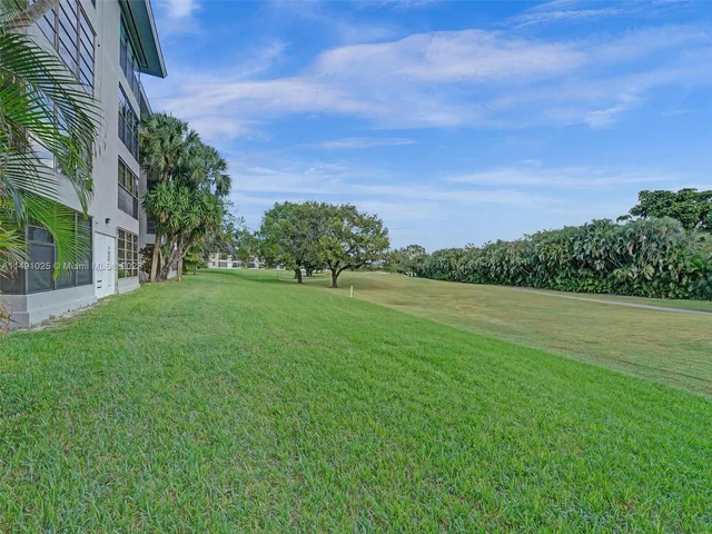 1516 Whitehall Dr # 104, Davie FL 33324