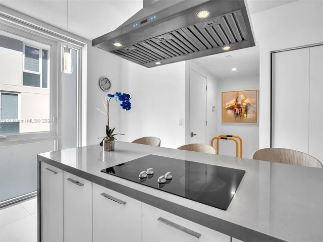 1000 99th St # 13, Bay Harbor Islands FL 33154