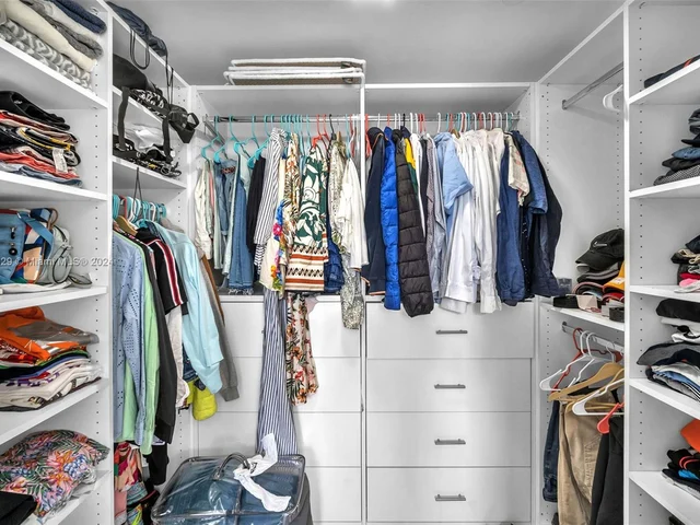 1000 99th St # 13, Bay Harbor Islands FL 33154