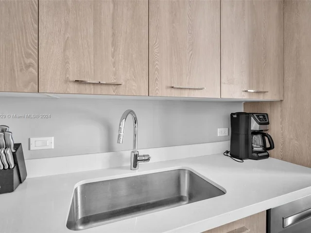 1000 99th St # 13, Bay Harbor Islands FL 33154