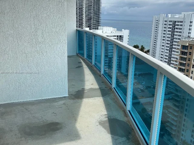 1945 S Ocean Dr # 2101, Hallandale Beach FL 33009