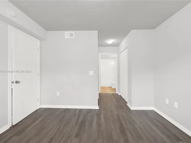 4163 N Haverhill Rd # 1212, West Palm Beach FL 33417