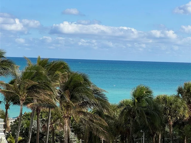 7135 Collins Ave # 424, Miami Beach FL 33141