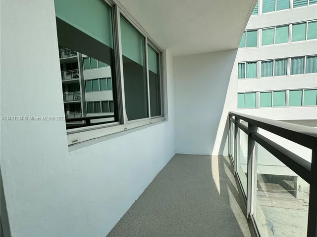 7135 Collins Ave # 424, Miami Beach FL 33141