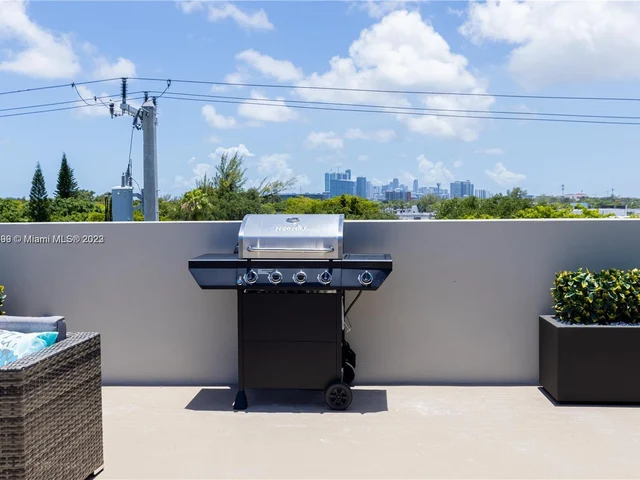 7101 NE 4th Ct # 1, Miami FL 33138