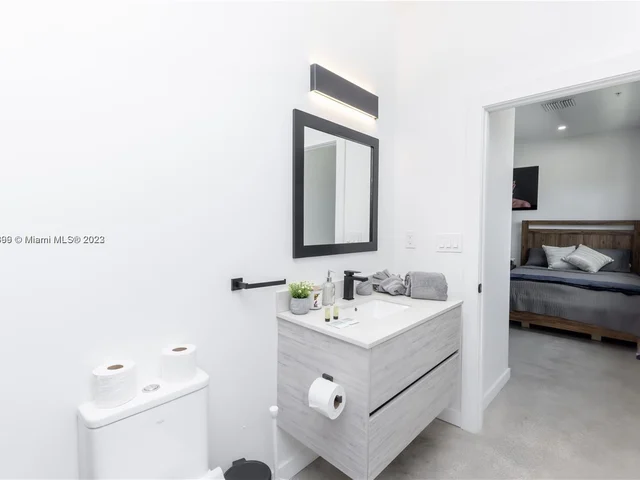 7101 NE 4th Ct # 1, Miami FL 33138