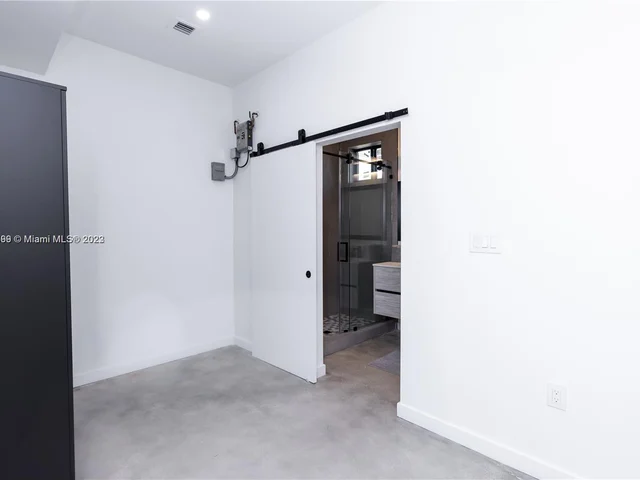 7101 NE 4th Ct # 1, Miami FL 33138